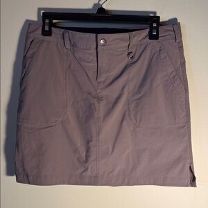 REI Green Women's Athletic Skirt with liner 8